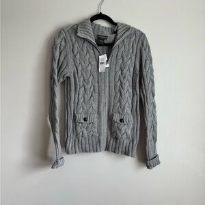 NWT- Women’s Banana Republic Gray Sweater- size Large